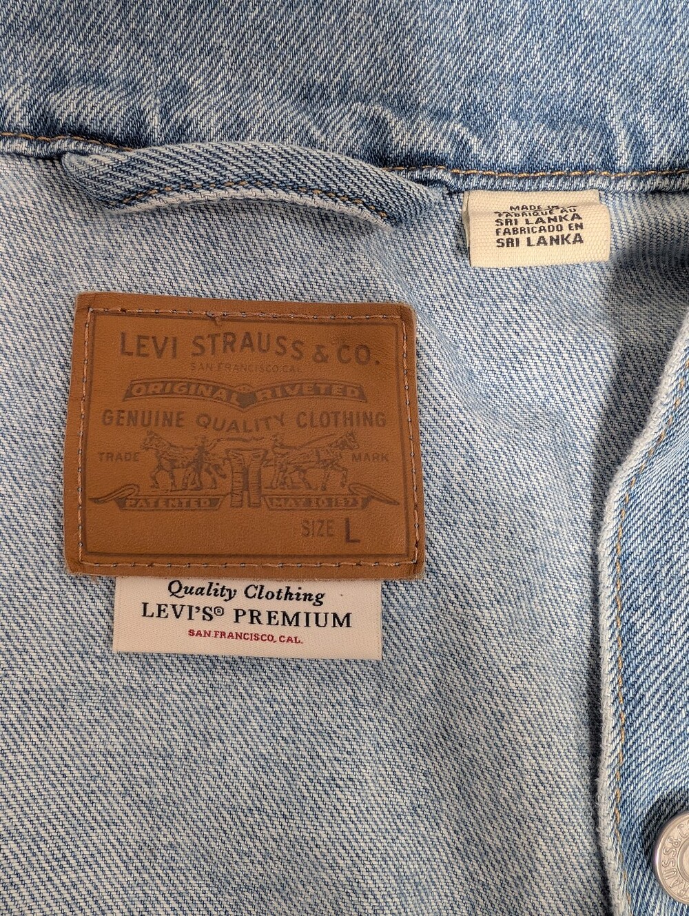 Levi's Cropped Trucker Jacket - Picture 2 of 7